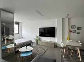 Hitech Appartment, vacation rental in Amalias