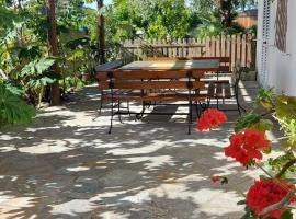 Villa Symphony Sea view, ξενοδοχείο στην Ίσκια