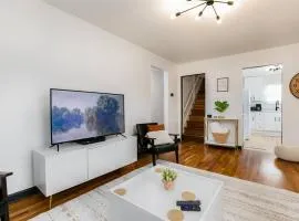 Shamrock 99: Charming Family Home 1.5 Miles From Notre Dame