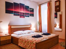 Charming marine style apartment, hotel sa Cres