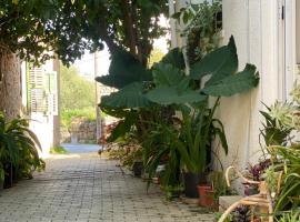 Grandmother's House, hotelli kohteessa Famagusta