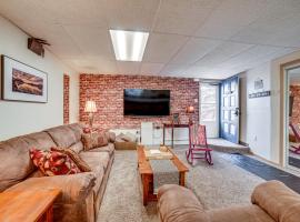 Cozy Apartment Less Than 4 Miles to Downtown Anchorage!, hotel near Wayland Baptist University, Anchorage