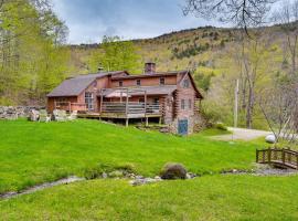 Picture-Perfect Vermont Mtn Cabin with Hot Tub!, hotel in Bridgewater