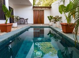 Solemar 2bdrm House - Private Pool , King Bed and Balcony Sunset View, hotel in Mal País