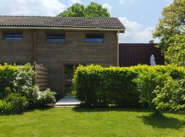 Camellia, vacation rental in Cherbonnières