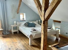 Placówka - komfortowe pokoje w oazie spokoju, habitación en casa particular en Wydminy