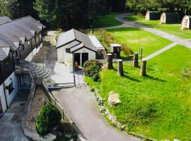 Rooms & Camping Pods at Colliford Tavern, hotel in Bodmin