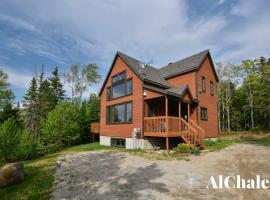 B-Évasion Chalet avec spa sauna, hotel near Le Massif de Charlevoix, Petite-Rivière-Saint-François