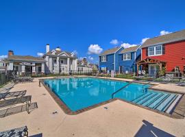 Monkey Island Townhome Hot Tub and Community Pool, hotel with parking in Afton