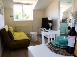 Cosy apartment with office & parking in Cranfield, hotel econômico em Cranfield