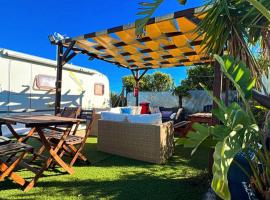 Caravanas Con Encanto El Palmar 2, glamping site in El Palmar