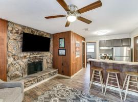 Rustic Angel Fire Condo Resort Shuttle On-Site!, condo in Angel Fire