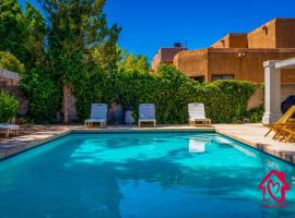 Pueblo Moon w Pool - An Irvie Home, hotel en Alameda