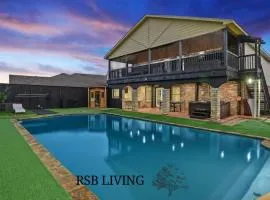 Villa in Grand Prairie with pool sauna hot tub and more
