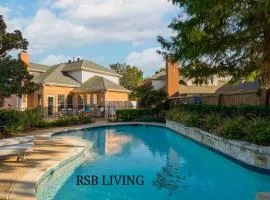 Glamorous 4Br Home with Pool Hot Tub & Grill