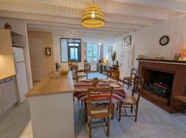 Ancien Moulin Rustique avec Vue Rivière et Jardin, Animaux Bienvenus - FR-1-653-251, hotel v destinaci Saint-Mary