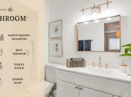 Posh 6BR 2,5BA Holiday Home with Pool, Media-Game Room & Hot Tub