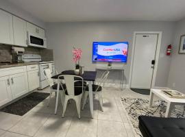 Bens Lavish mini Luxury Suite, Hotel in Fort Lauderdale