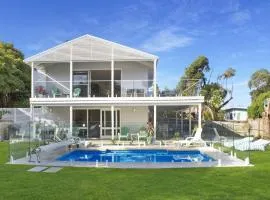 Riverview Retreat - Pool - Sleeps 8 By HostyCo
