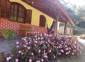 Casa Pereira, hotel with parking in Núcleo Mauá