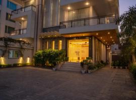 Hotel Anmol Bandhan, хотел в района на Bani Park, Джайпур