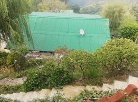 Jewel Valley Resort, homestay sa Solan