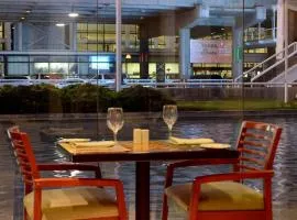 Holiday Inn Santiago - Airport Terminal by IHG