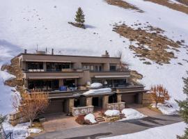 Luxurious Mountain Retreat, hotel with parking in Ketchum
