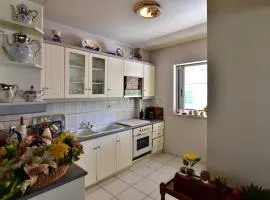 Kostas' House luxury apartment near Volos center