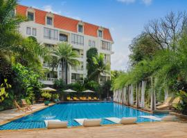 Palace Gate Hotel & Resort By EHM, hotelli kohteessa Phnom Penh lähellä maamerkkiä Wat Botum Park