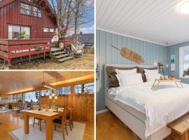 Familievennlig hus nær badestrand og sentrum, pet-friendly hotel in Larvik
