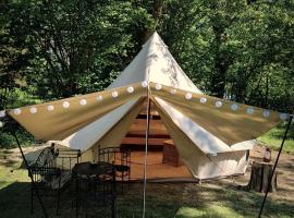 WOODMOOD Glamping - Into The Nature, glàmping a Leuk