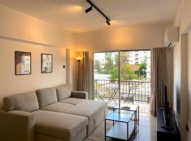 Apartment near Central Nicosia by Platform 357, hotel en Strovolos
