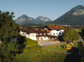 Gasthof Pension Knapp, pensionat i Strass im Zillertal