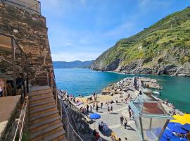 Belforte House with terrace, hotel i Vernazza
