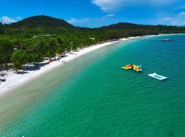 Koh Rong Beach Hostel and Bungalows โฮสเทลในKoh Rong