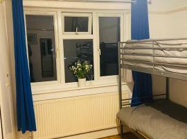 Close to London Double room, bed and breakfast en Hatch End