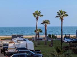 Waterfront North Beach Condo with beach and pool access, hotell i Corpus Christi