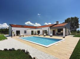 Villa Radola, hotel di Hrboki