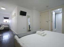 Charlotte Street Rooms by News Hotel，倫敦費茲羅維亞的飯店