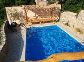 Hvar Stone Villa with pool, hotel din Vrbanj