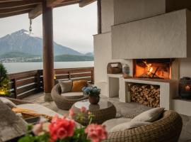 Lakeside Chalet with Panorama View โรงแรมในทูน