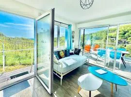 JANÉA Big Blue House