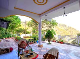 Nature's Vibe Homestay - Nainital - Kainchi Dham: Nainital şehrinde bir villa
