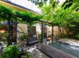 Duomo Luxury Apartment with plunge pool