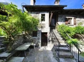 Charming Retreat- 100-Year-Old Stone Rustico