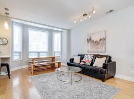 Cozy Beautiful Downtown Unit CHI in Prime River North Location near Mag Mile - 2, hotel din Chicago