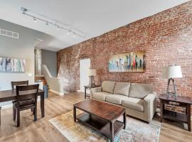 Two Amazing Recently Rehabbed STL Units in Prime Soulard Location 717 and 717a、Soulardの別荘