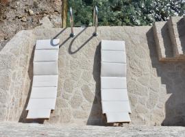 SALT RETREAT - Seafront Villa, vila v destinaci Halki