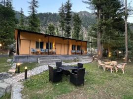 Infinity Villa and Resort Kumrat Valley, poilsio kompleksas mieste Tāl